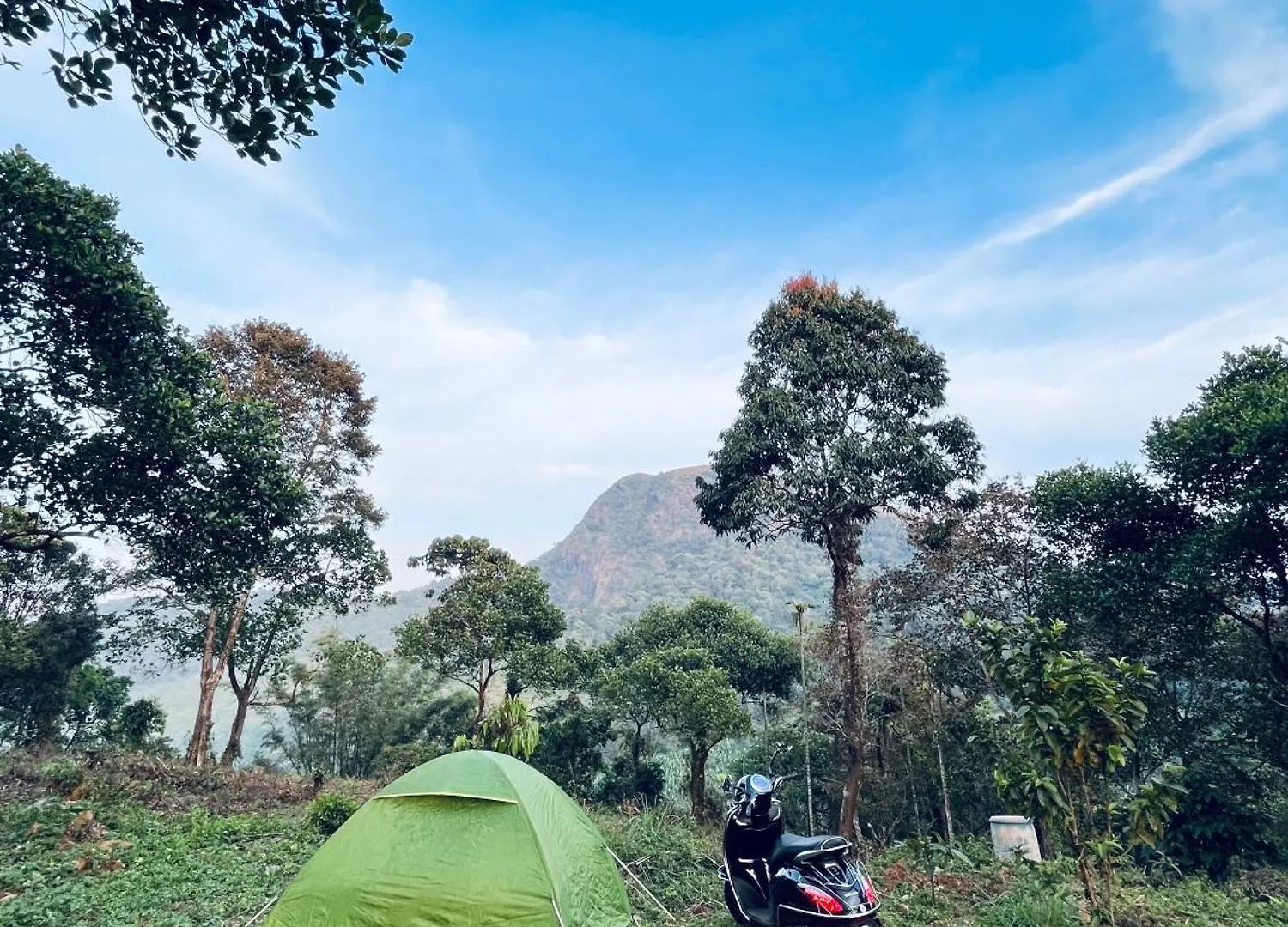 Quarto em Acomodações Particulares Mountain View Room Paithalvillage Paithalmala Índia